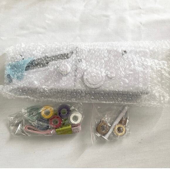 NWOT Handy Stitch Handheld Sewing Machine CS-101B – Portable & Easy to Use - Picture 5 of 5